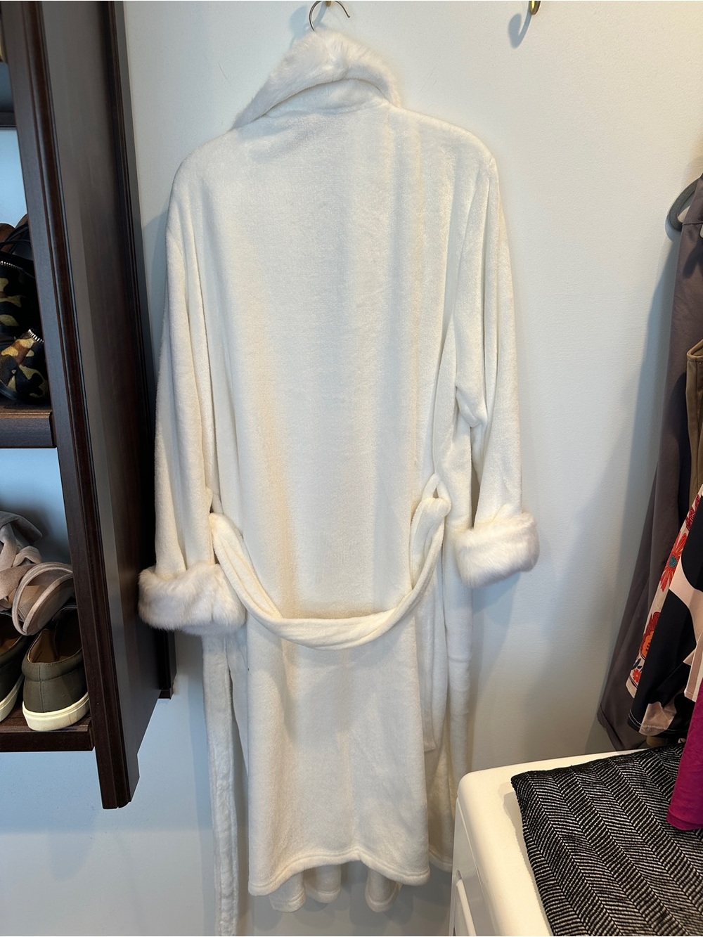 Rachel Zoe Plush White Faux-Fur Robe with Belt - Picture 3 of 3
